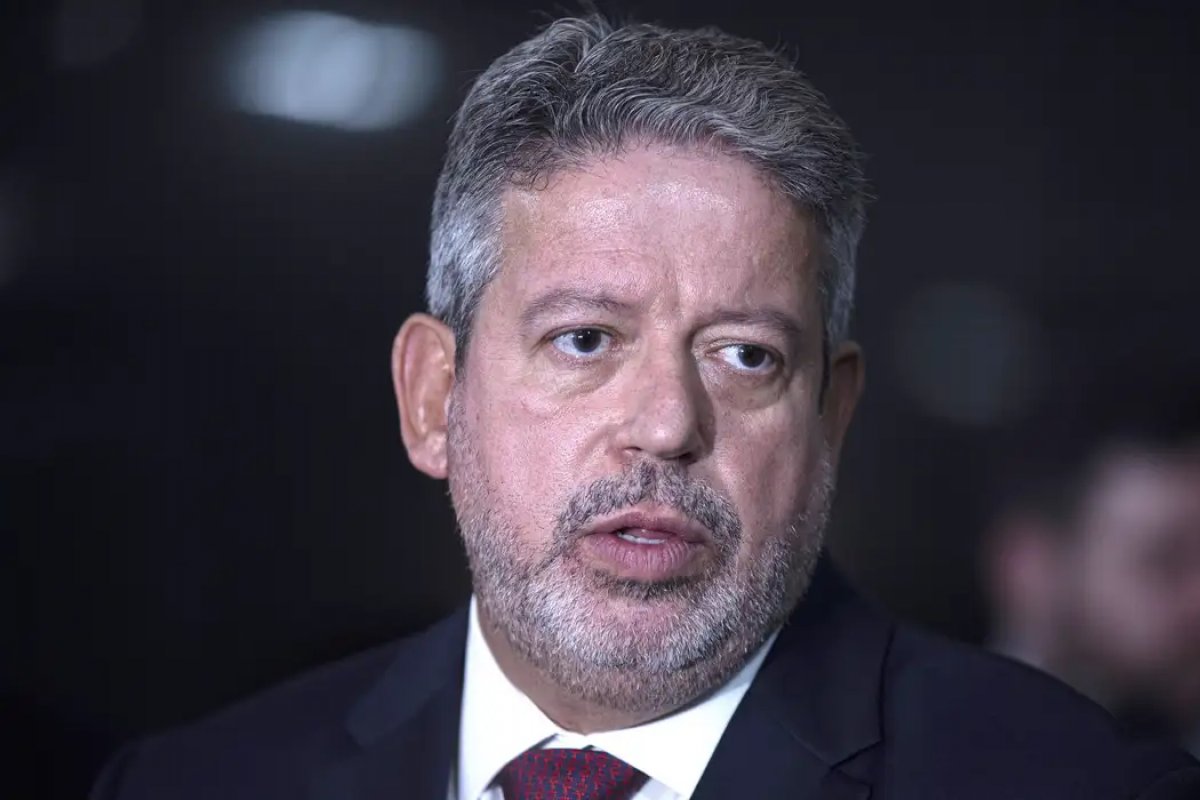 José Guimarães defende trégua entre Lira e Padilha