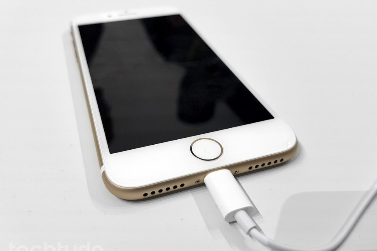 Apple entra em polêmica ao rejeitar regra para carregador de celular