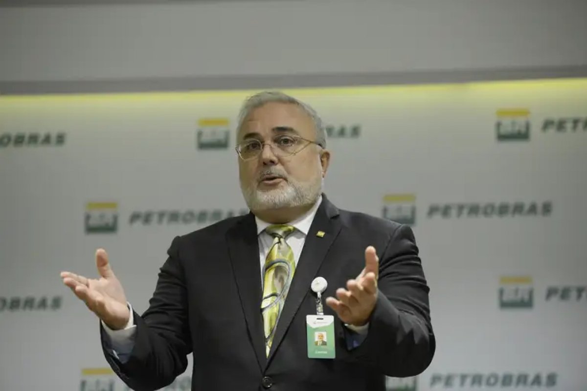 Petrobras planeja apresentar ao governo proposta de apoio à indústria naval, diz CEO