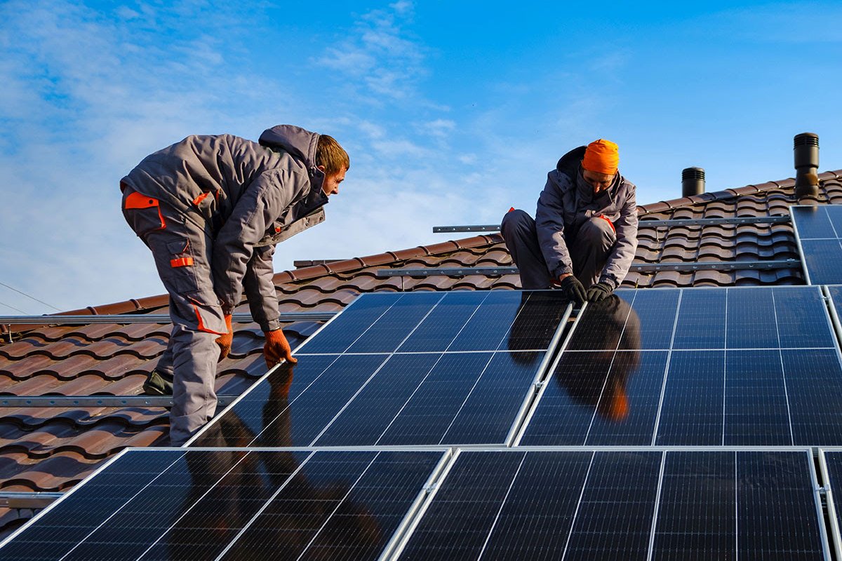 Brasil chega a 2 milhões de residências com energia solar, aponta Absolar