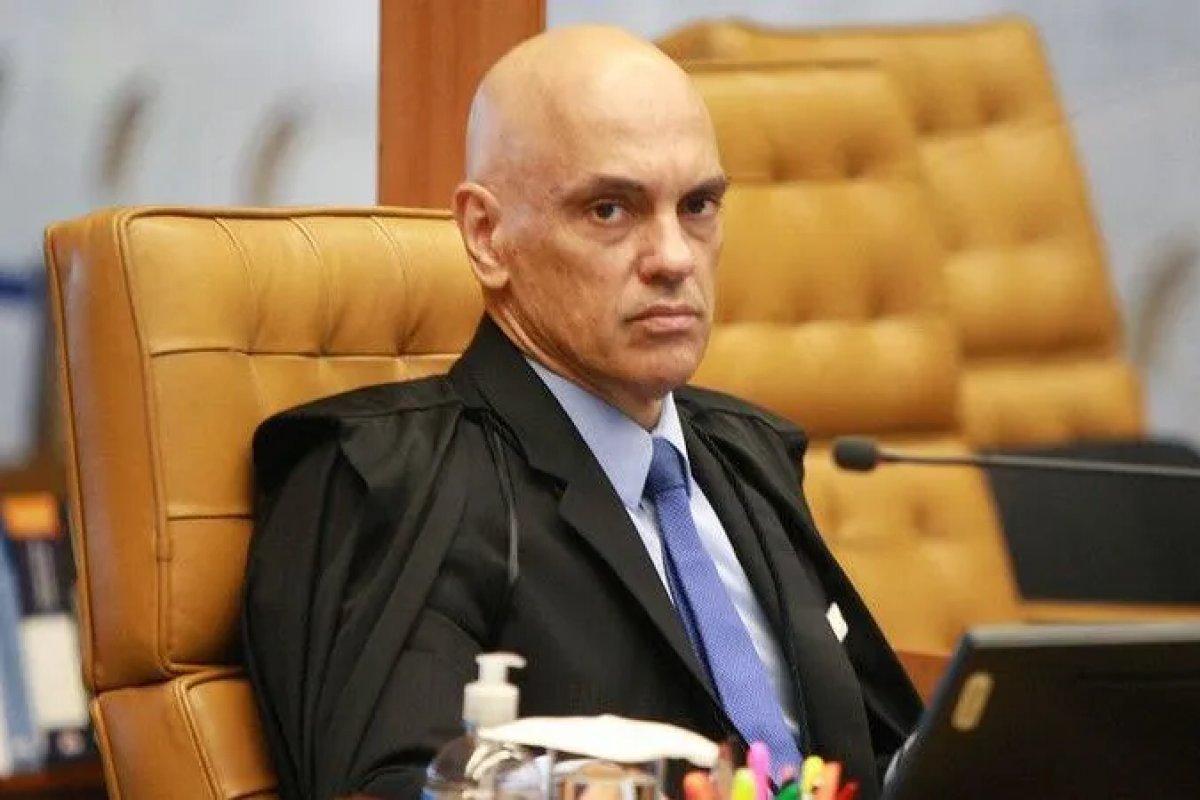 Vídeo: Moraes diz que Justiça está acostumada a combater 'mercantilistas estrangeiros' e 'políticos extremistas'