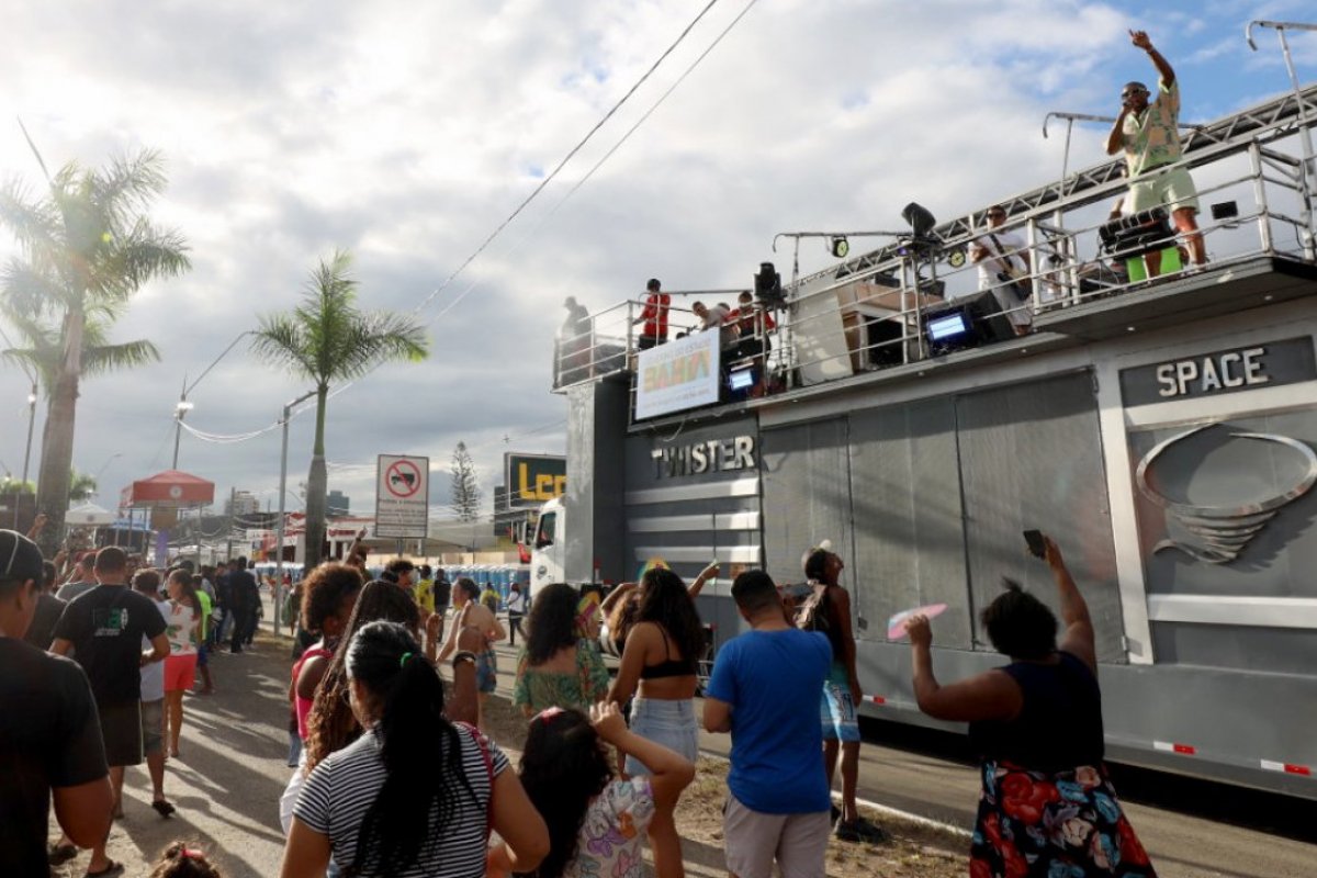 Durval Lelys, Timbalada, Parangolé e mais: confira os destaques da Micareta de Feira deste sábado (20)