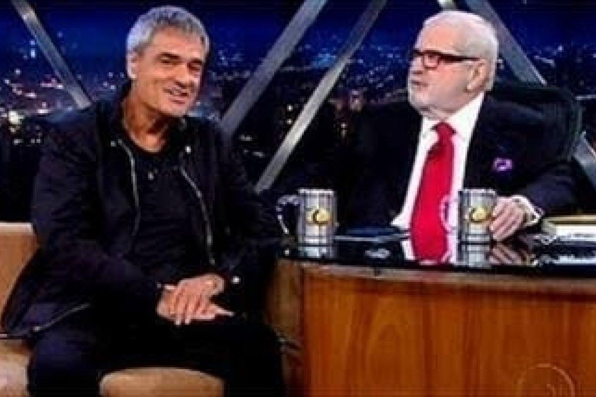 Cineasta Arthur Omar lançará novo livro em outubro!