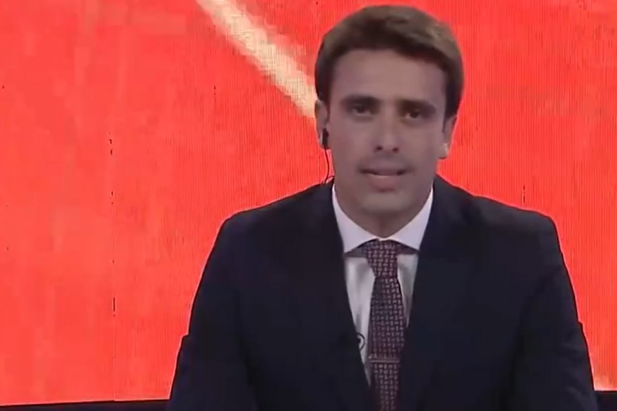 Ao revelar abusos do pai na infância, jornalista argentino viraliza