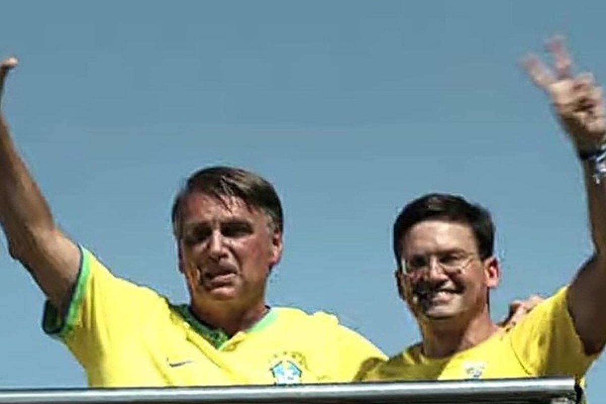 Roma comemora força política de Bolsonaro: ‘é um símbolo de esperança para o povo’