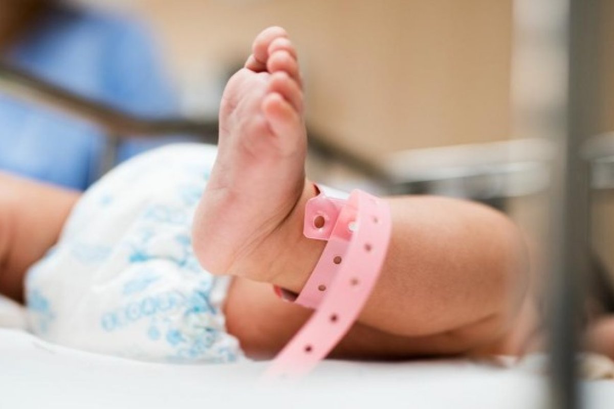 Bebê é salva do ventre da mãe morta na Faixa de Gaza