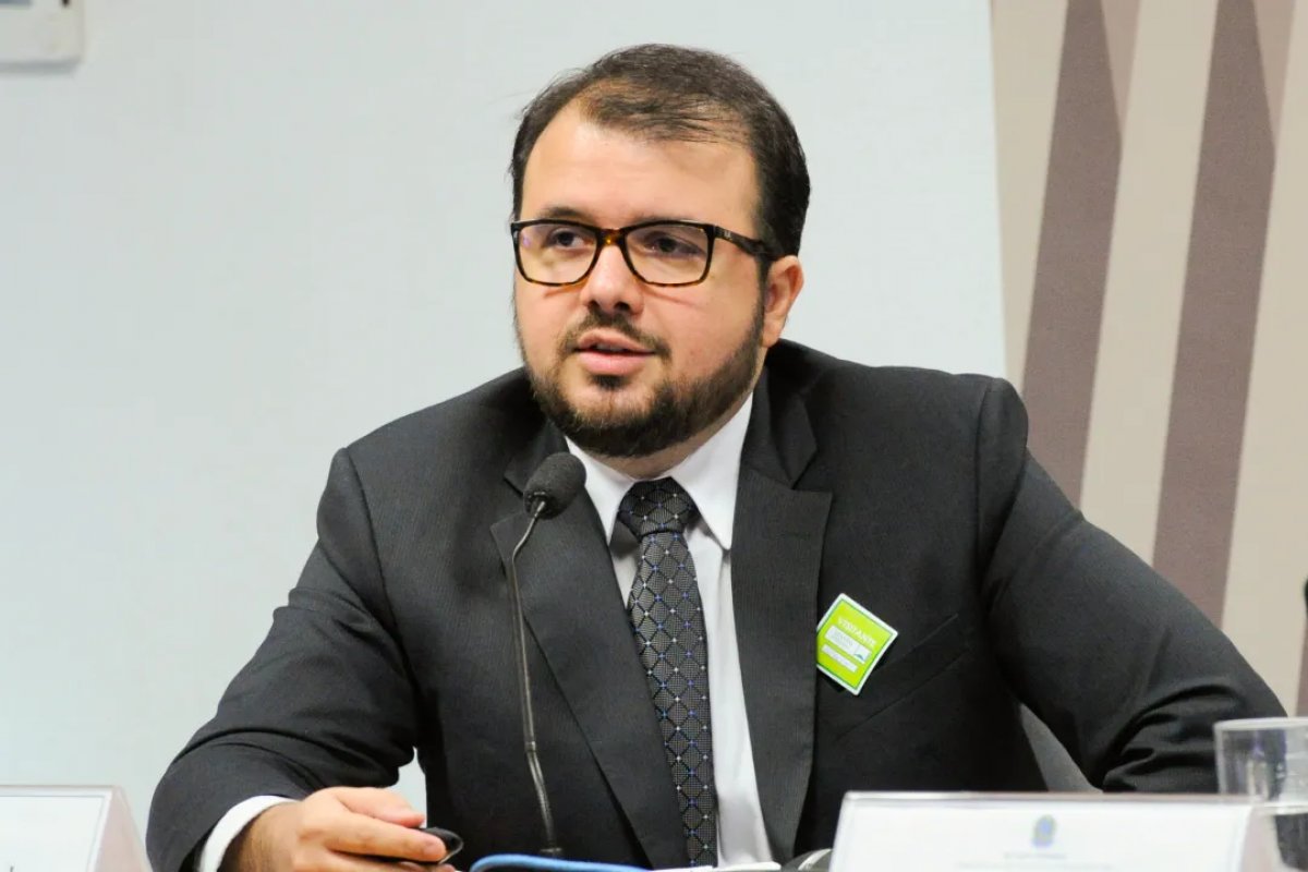 Ex-ajudante de Dilma, Régis Dudena é o novo secretário de Prêmios e Apostas do Ministério da Fazenda