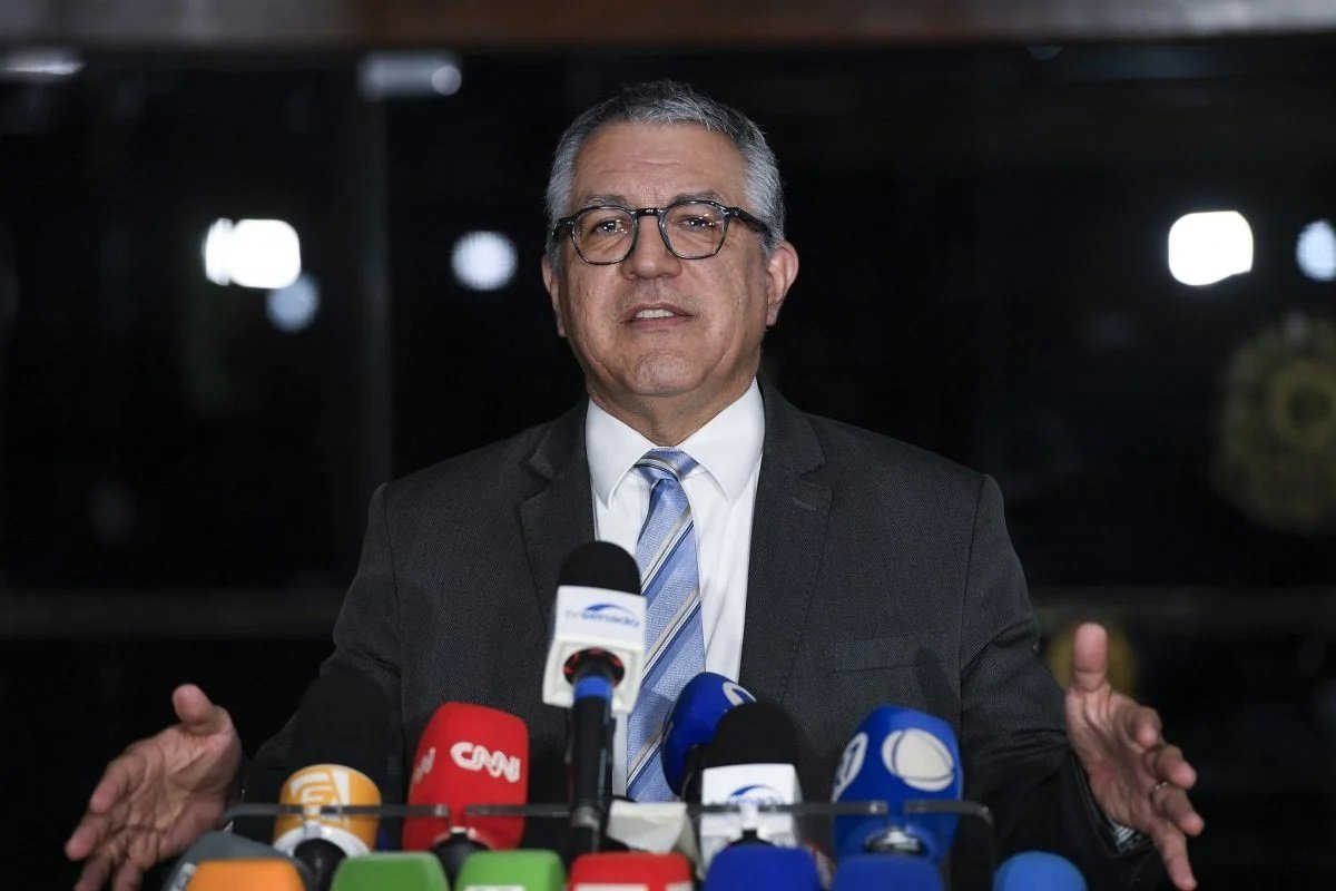 Padilha diz que governo trabalha para liberar parte dos R$ 5,6 bi em emendas vetados por Lula