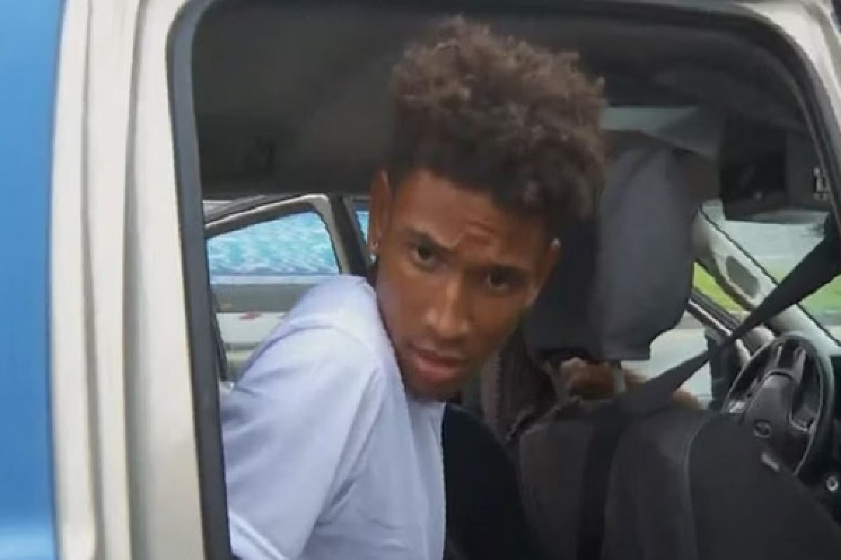 Jovem matou mãe e decepou sua mão para sacar dinheiro