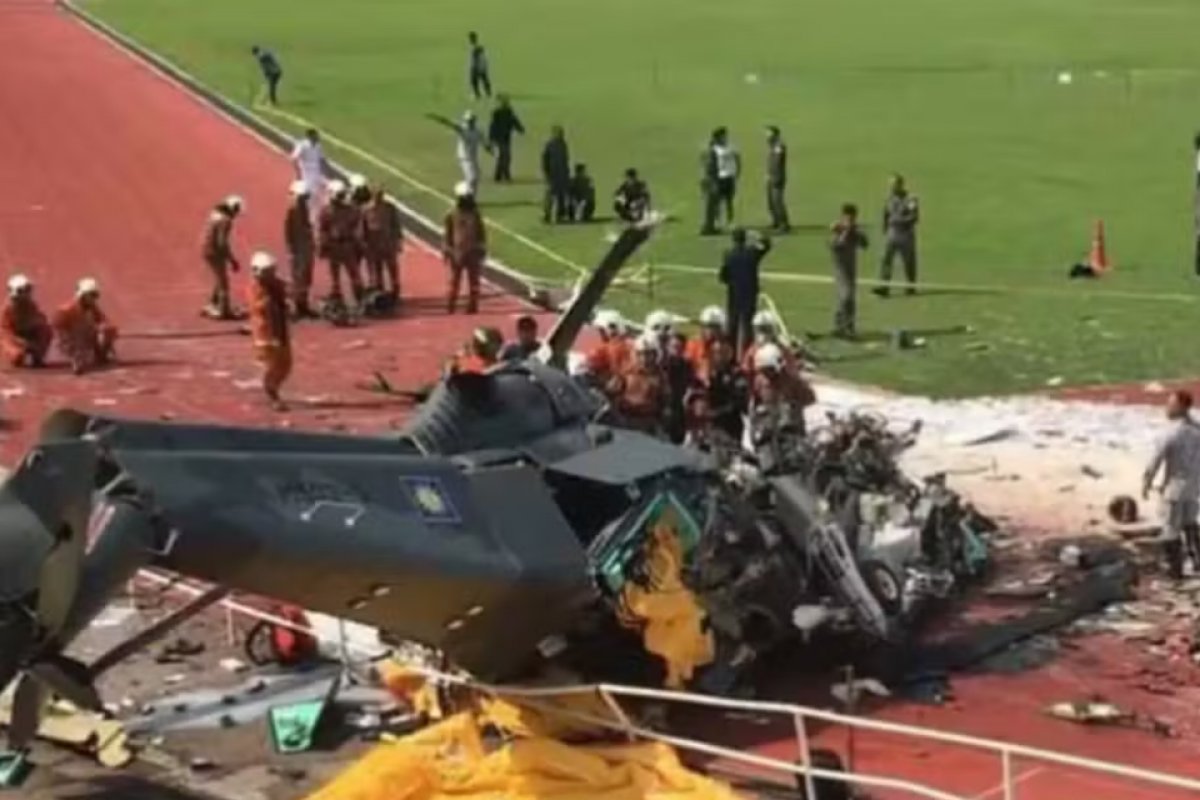 Vídeo: dois helicópteros colidem e deixam 10 mortos na Malásia