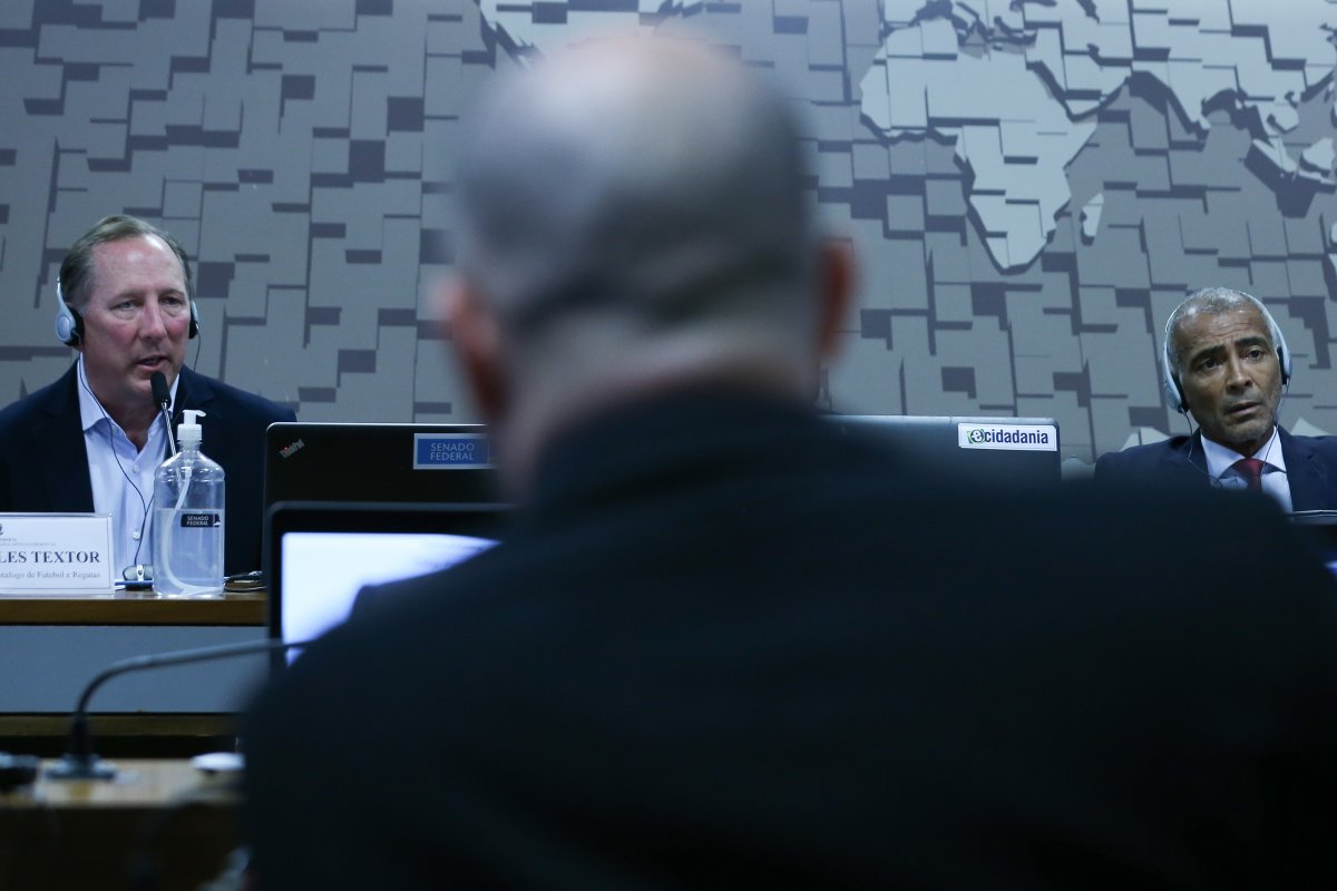 Associação de árbitros quer parar o Brasileirão após acusações de Textor