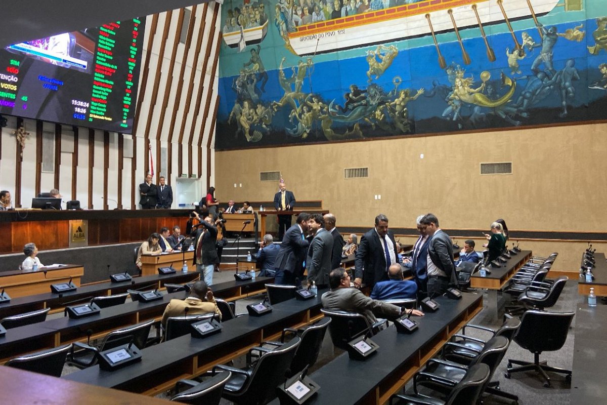 Alba aprova PL que reestrutura carreira de professores indígenas por unanimidade