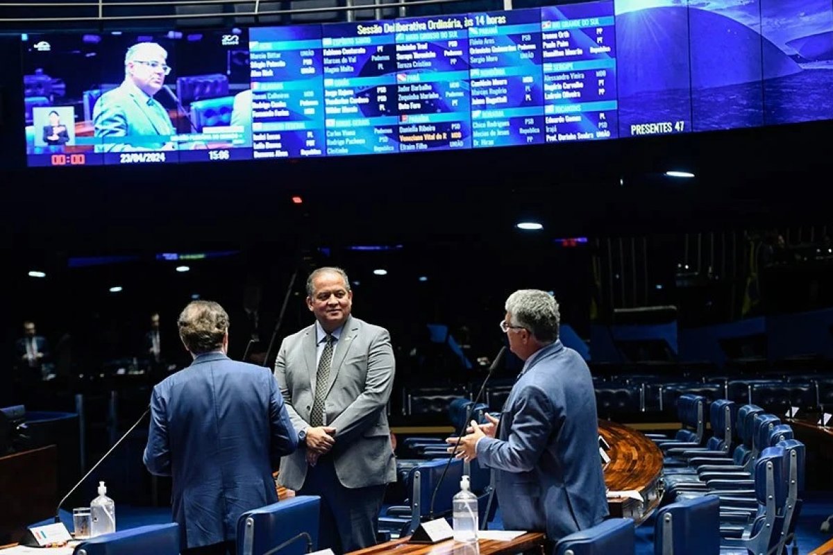 Senado aprova projeto que regula pesquisa com seres humanos