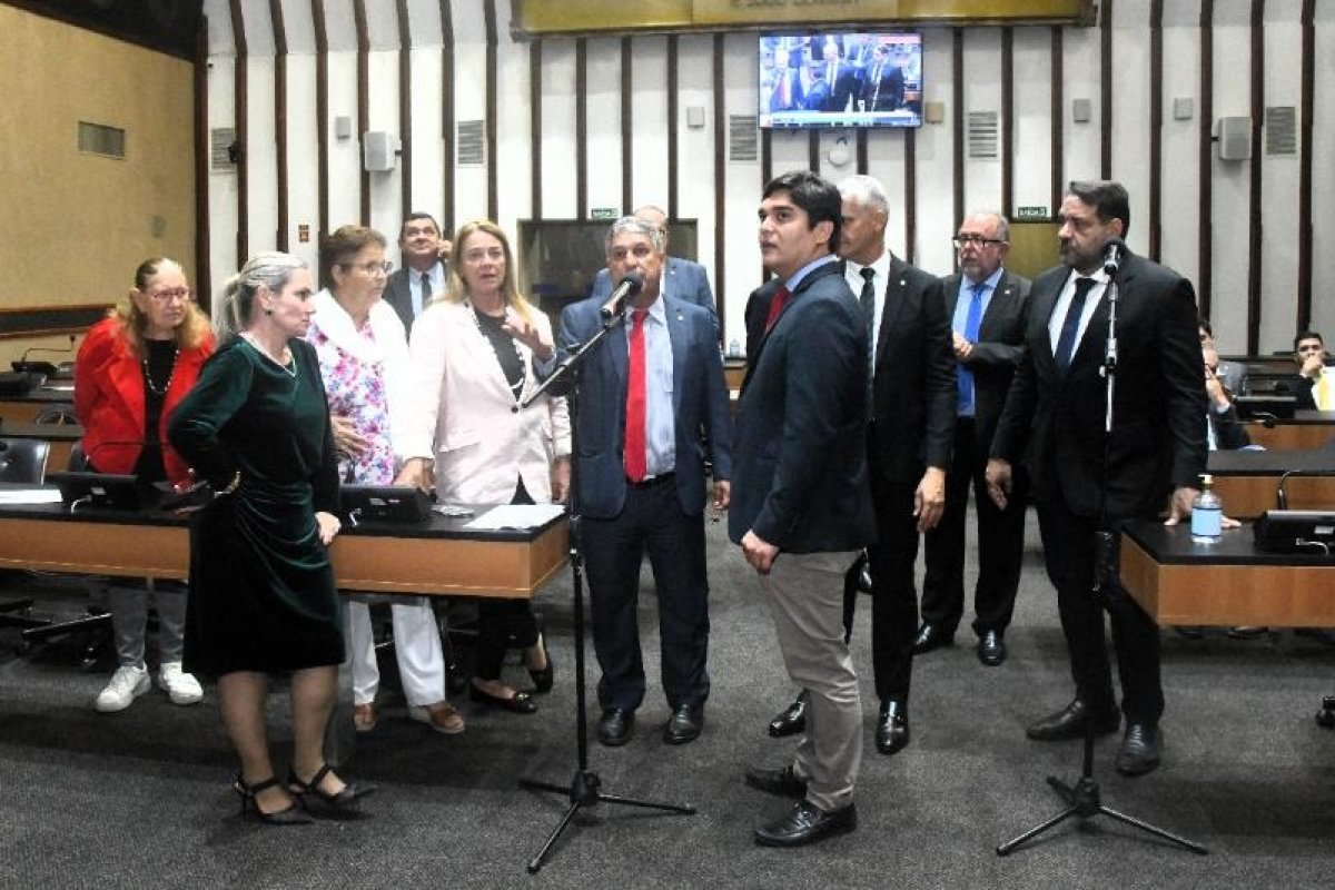 ALBA: oposição ameaça pedir vista e governistas retiram Bahia Pela Paz de pauta