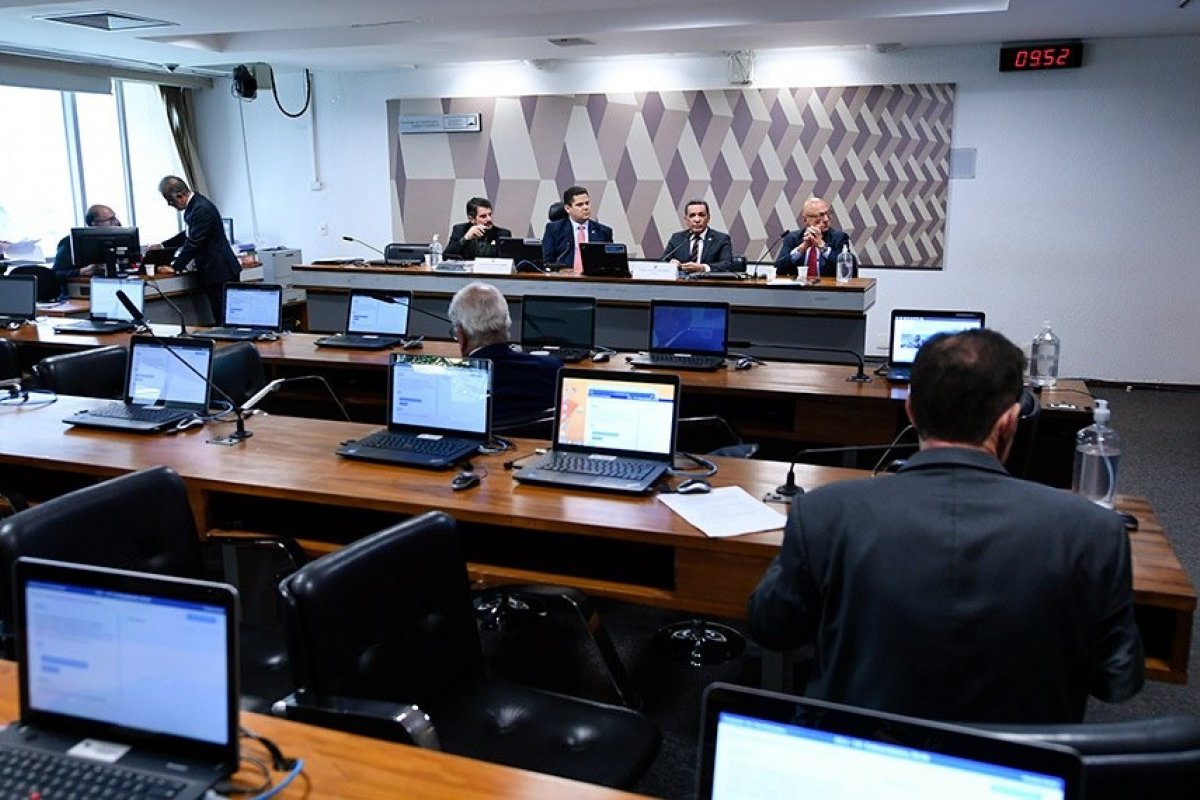 CCJ do Senado aprova em 1ª votação cota de 30% para negros em concurso