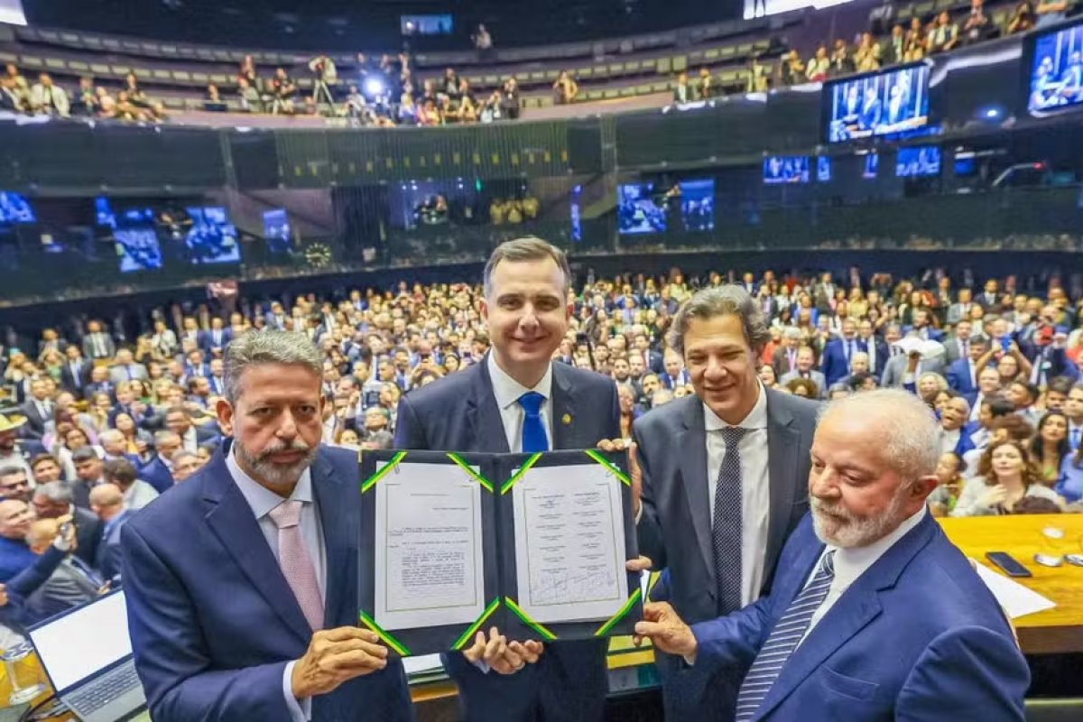 Haddad entrega ao Congresso projeto de regulamentação da reforma tributária