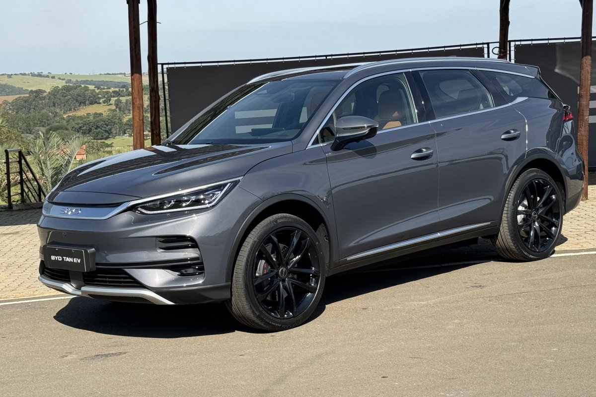 BYD renova SUV TAN com maior autonomia e preço de Volvo e Porsche