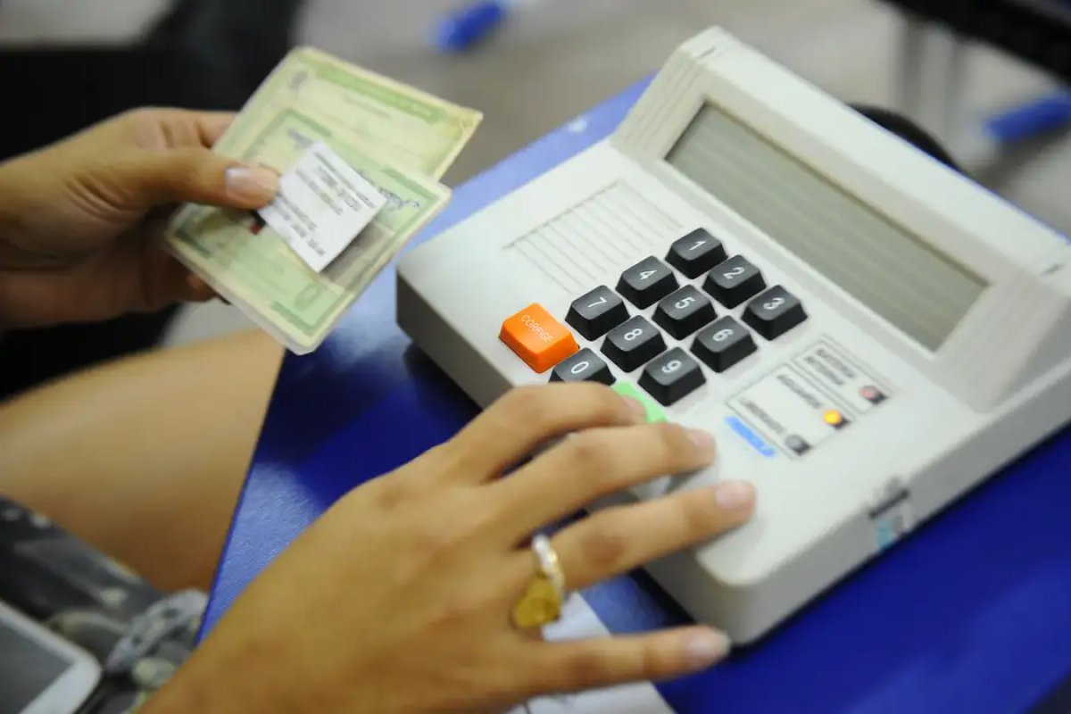 Tribunal Regional Eleitoral faz mutirão para regularização de título eleitor na Bahia