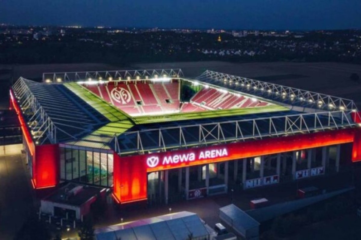 Bomba não detonada da 2ª Guerra Mundial é encontrada em estádio na Alemanha