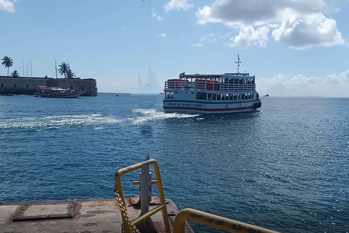 Travessias de lanchas entre Salvador e Mar Grande registra movimento moderado neste sábado (27)