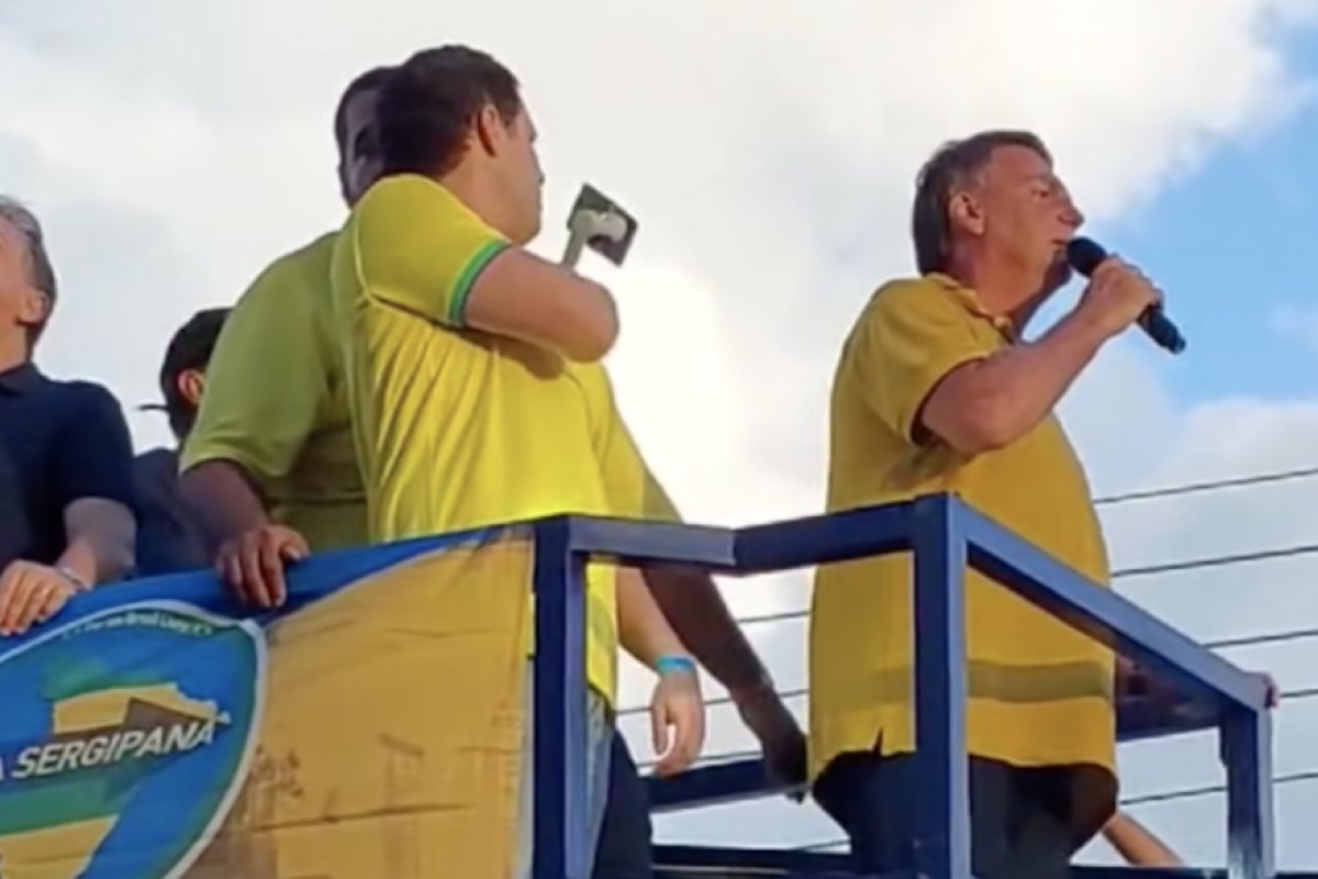 'Nós voltaremos, não desistiremos do nosso Brasil', declara Bolsonaro em Aracaju