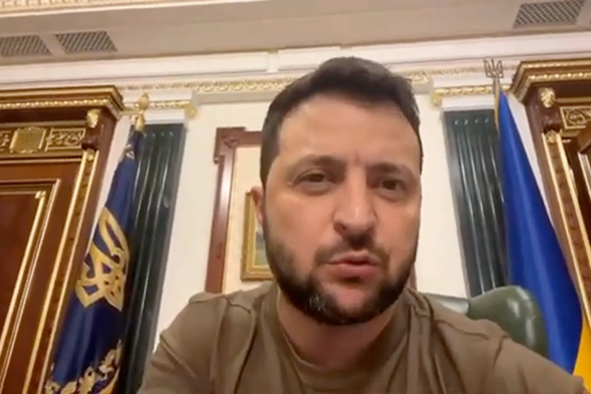 Rússia bombardeia centrais termelétricas na Ucrânia e sofre ataques em refinarias