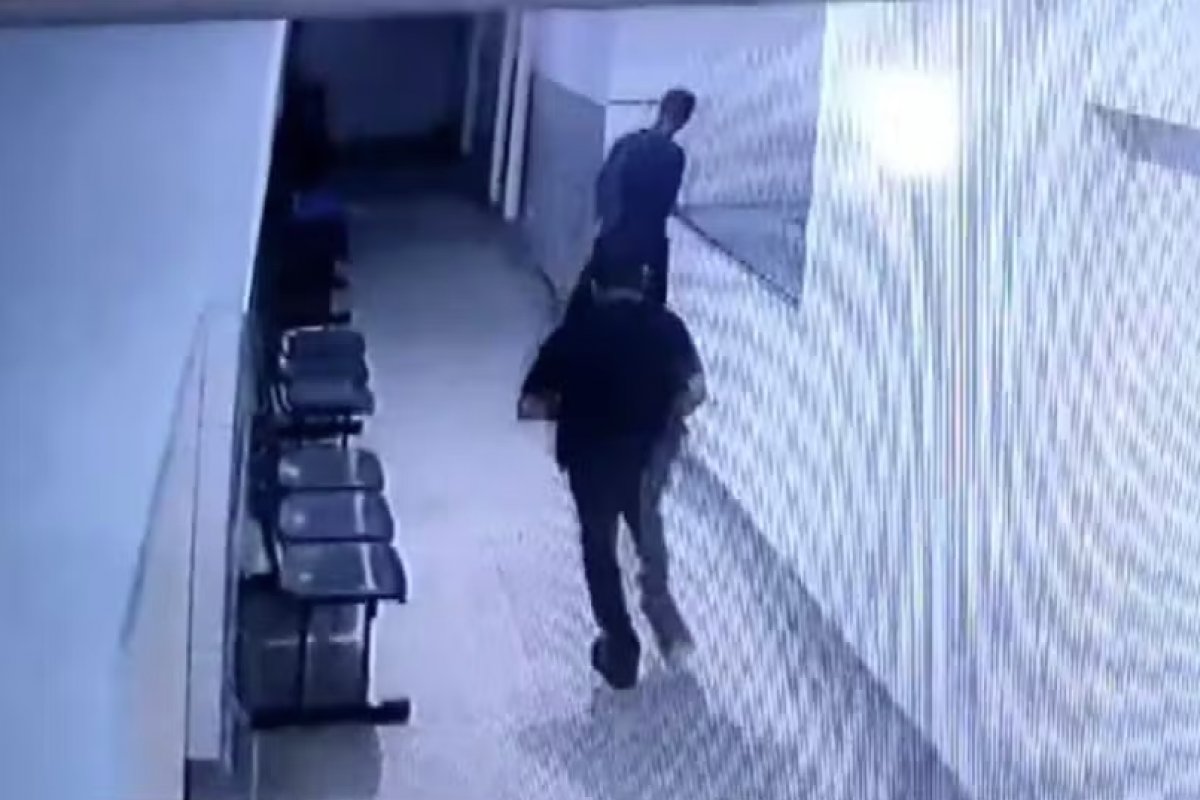 Vídeo: paciente é morto com mais de 20 tiros dentro de hospital no sudoeste da Bahia