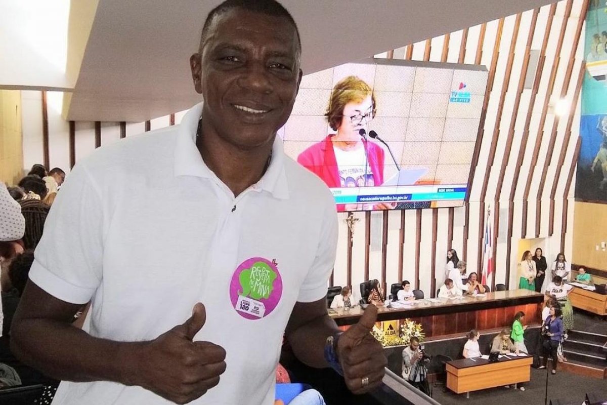 Campeão pelo Bahia, Zé Carlos sofre acidente e é hospitalizado