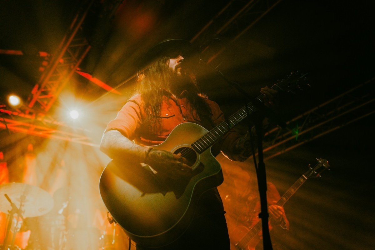 Shawn James traz turnê ‘Muerte Mi Amor’ ao Brasil em outubro
