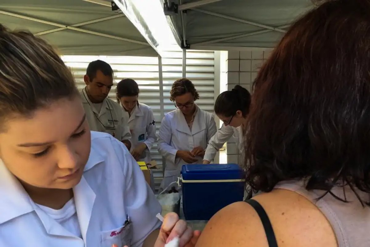 Ministério da Saúde emite alerta para intensificação de vigilância e vacinação de febre amarela