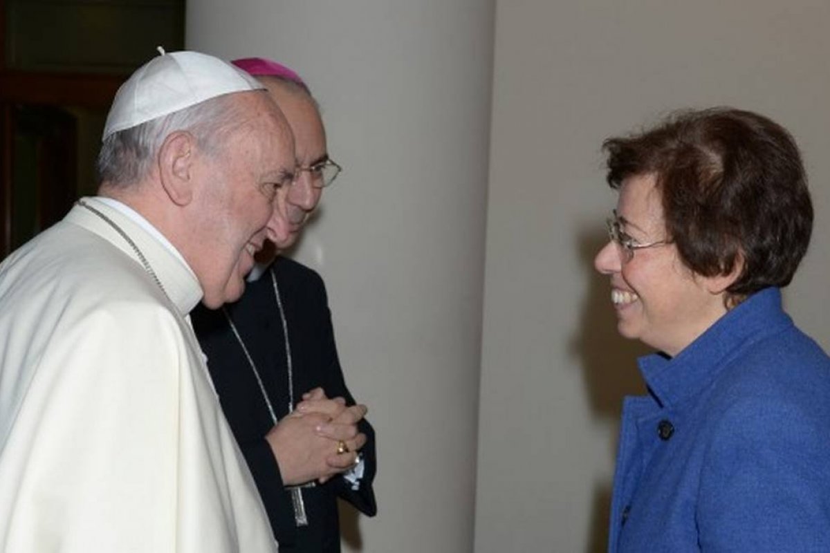 Papa nomeia primeira mulher a assumir o alto posto diplomático no Vaticano