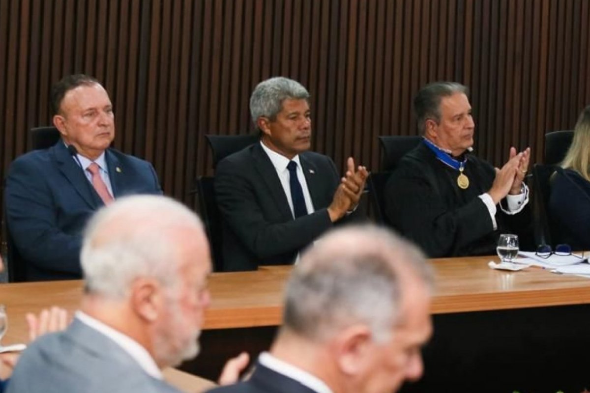 Desembargador tome posse como novo presidente do TRE na Bahia