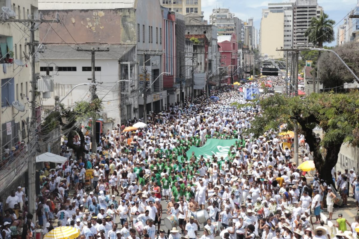 Homem é esfaqueado durante a Lavagem do Bonfim e suspeito é preso