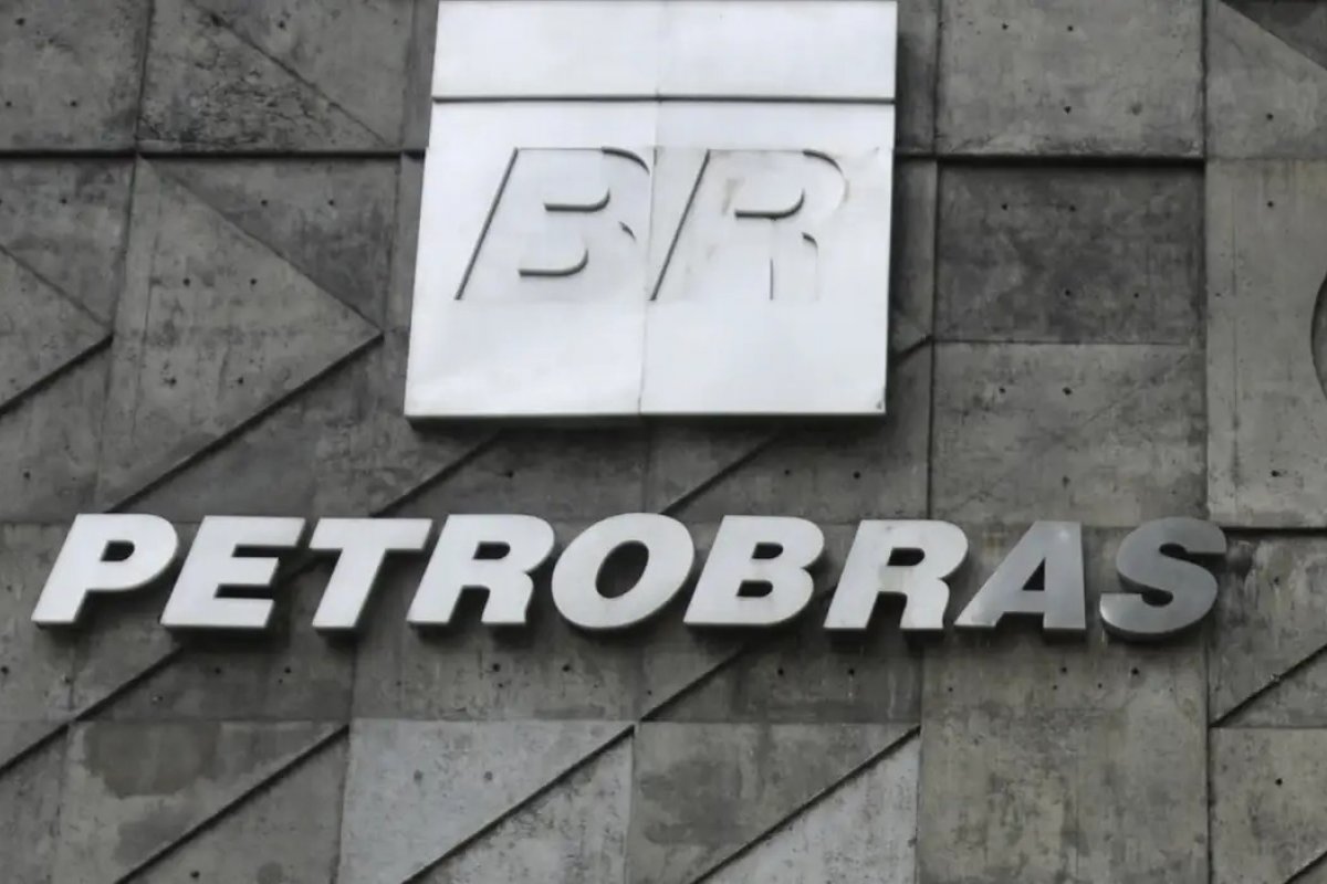 Petrobras registra aumento de 3,7% na produção de petróleo e gás natural em 12 meses
