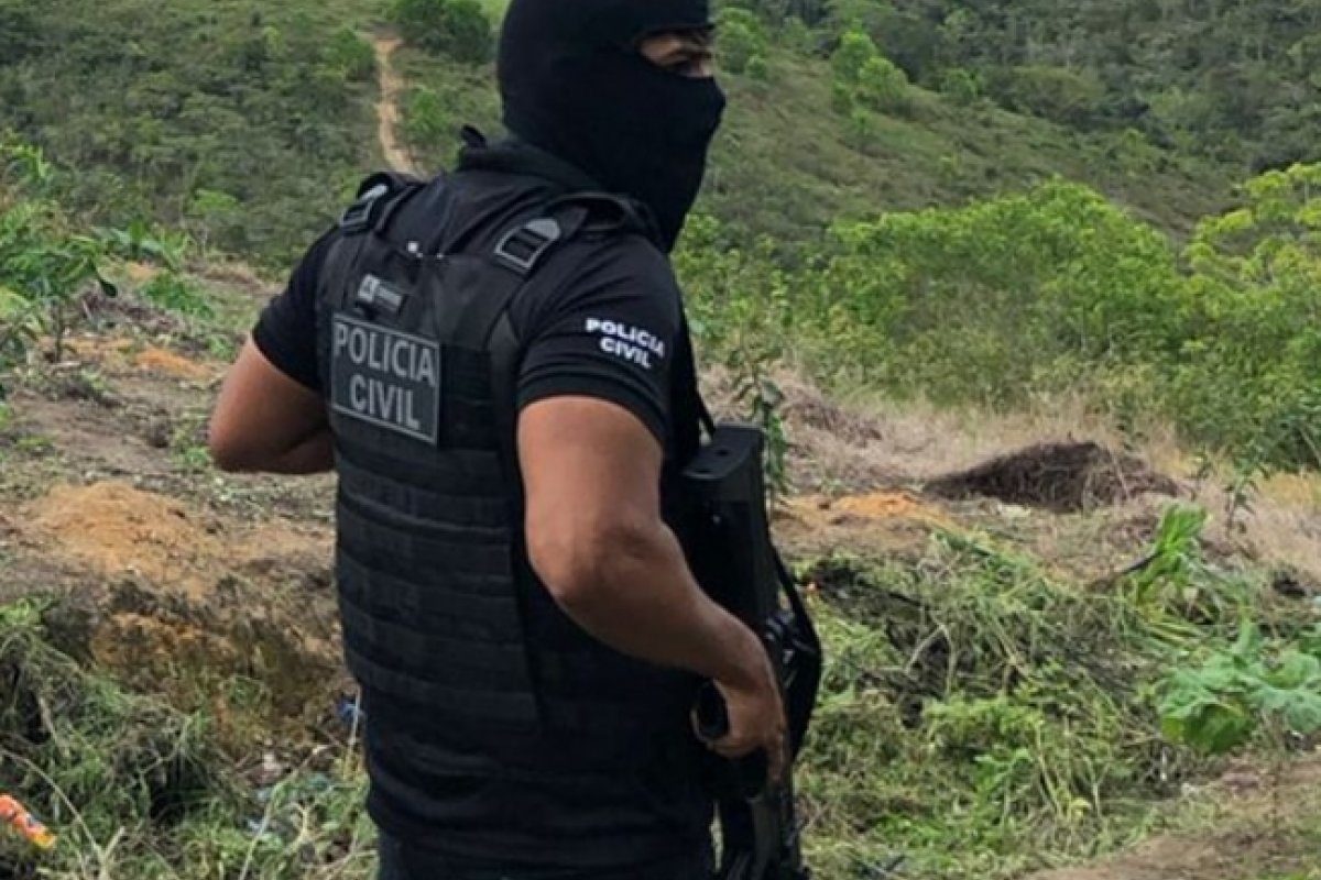 Casal é preso em flagrante por torturar filha de sete anos