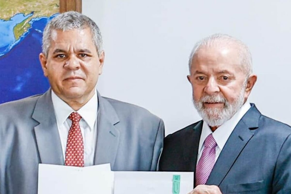 Lula escolhe advogado Antônio Fabrício para vaga no TST