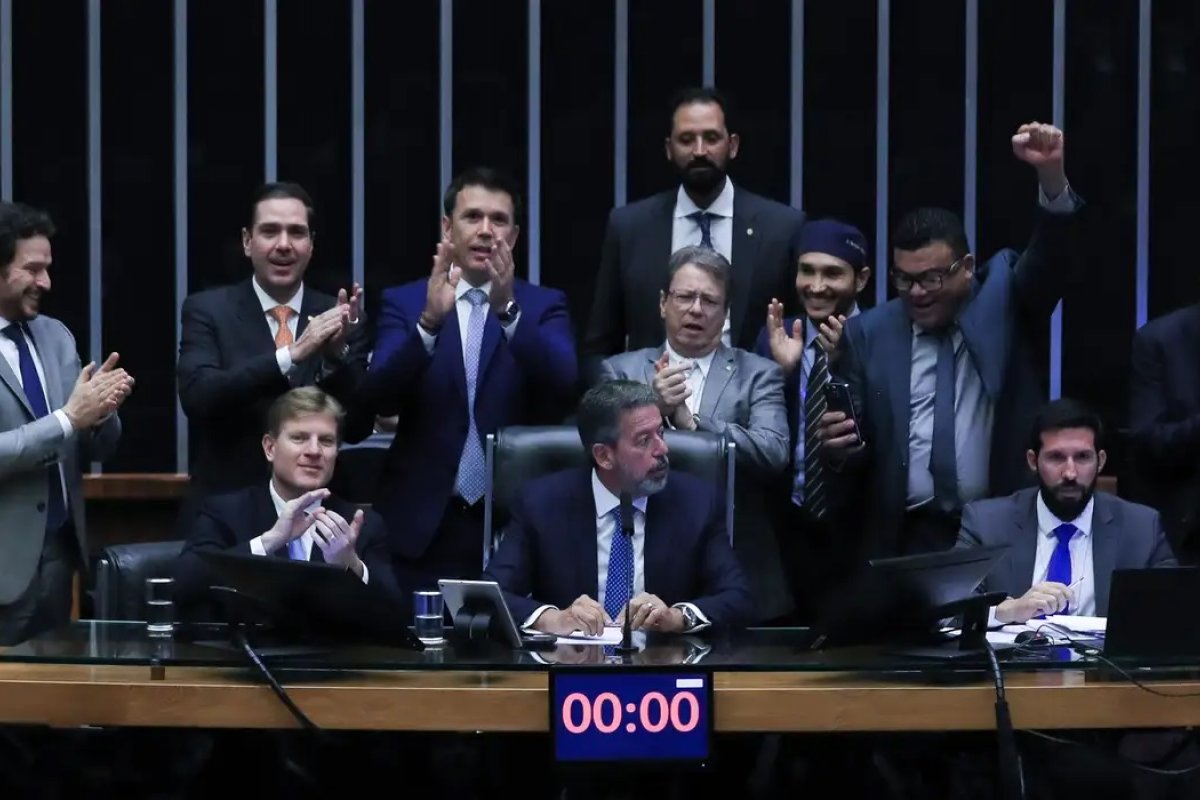 Senado aprova redução das empresas beneficiadas pelo Perse; texto agora irá para sanção de Lula