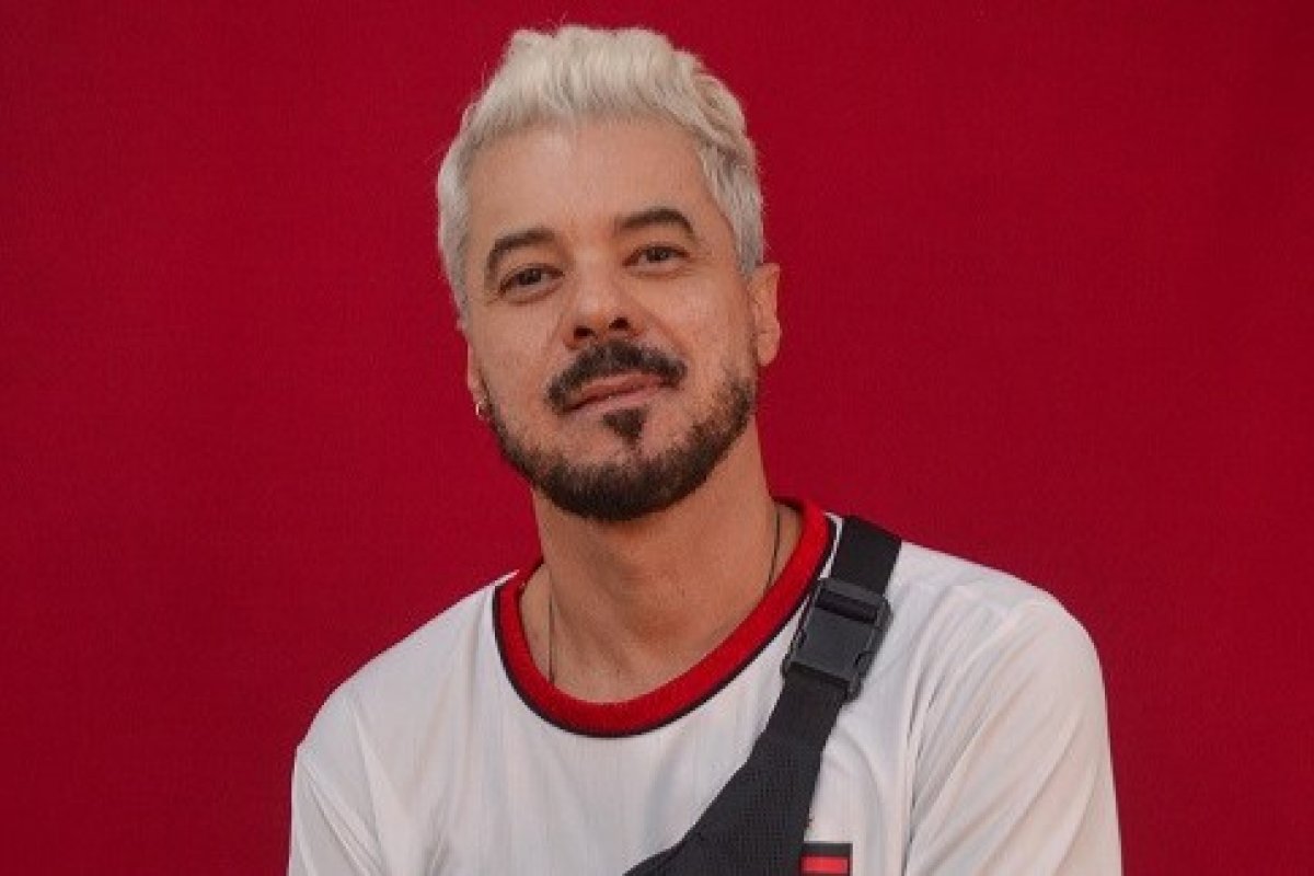 Veja vídeo: Designer Gilson Martins cria bolsa especial para Madonna!