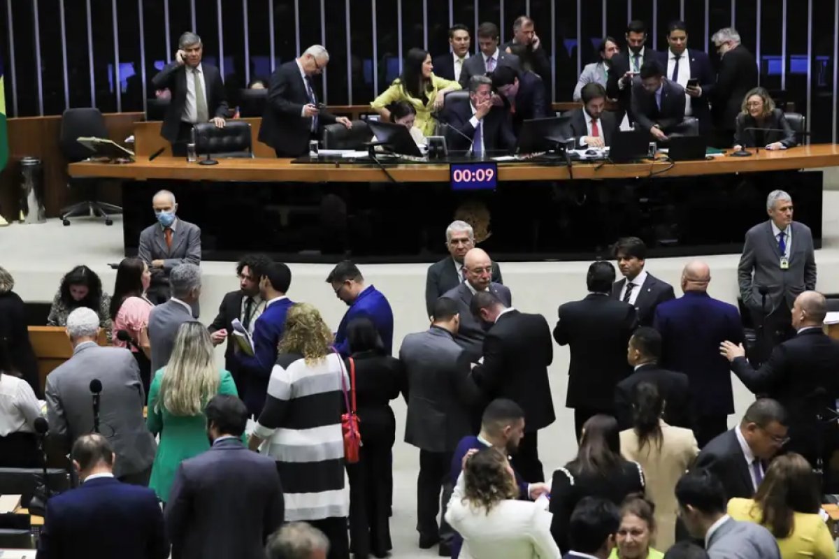 Setores econômicos ainda apostam em solução política para desoneração da folha