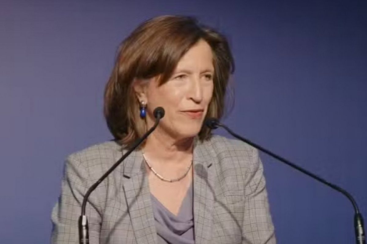 No Brasil, subsecretária da ONU alerta que IA é risco em ano eleitoral