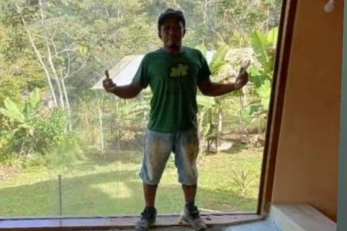 Homem morre após cair de maca e bater cabeça no chão durante atendimento médico na Bahia