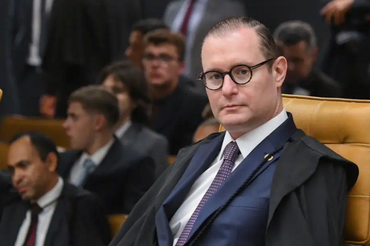 Reoneração da folha salarial já vale para abril, diz Receita