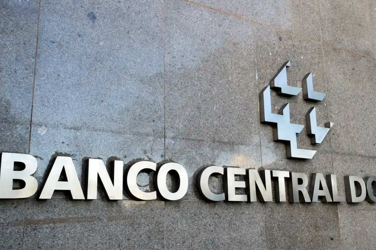 Contas externas têm saldo negativo de US$ 4,6 bilhões em março, aponta Banco Central
