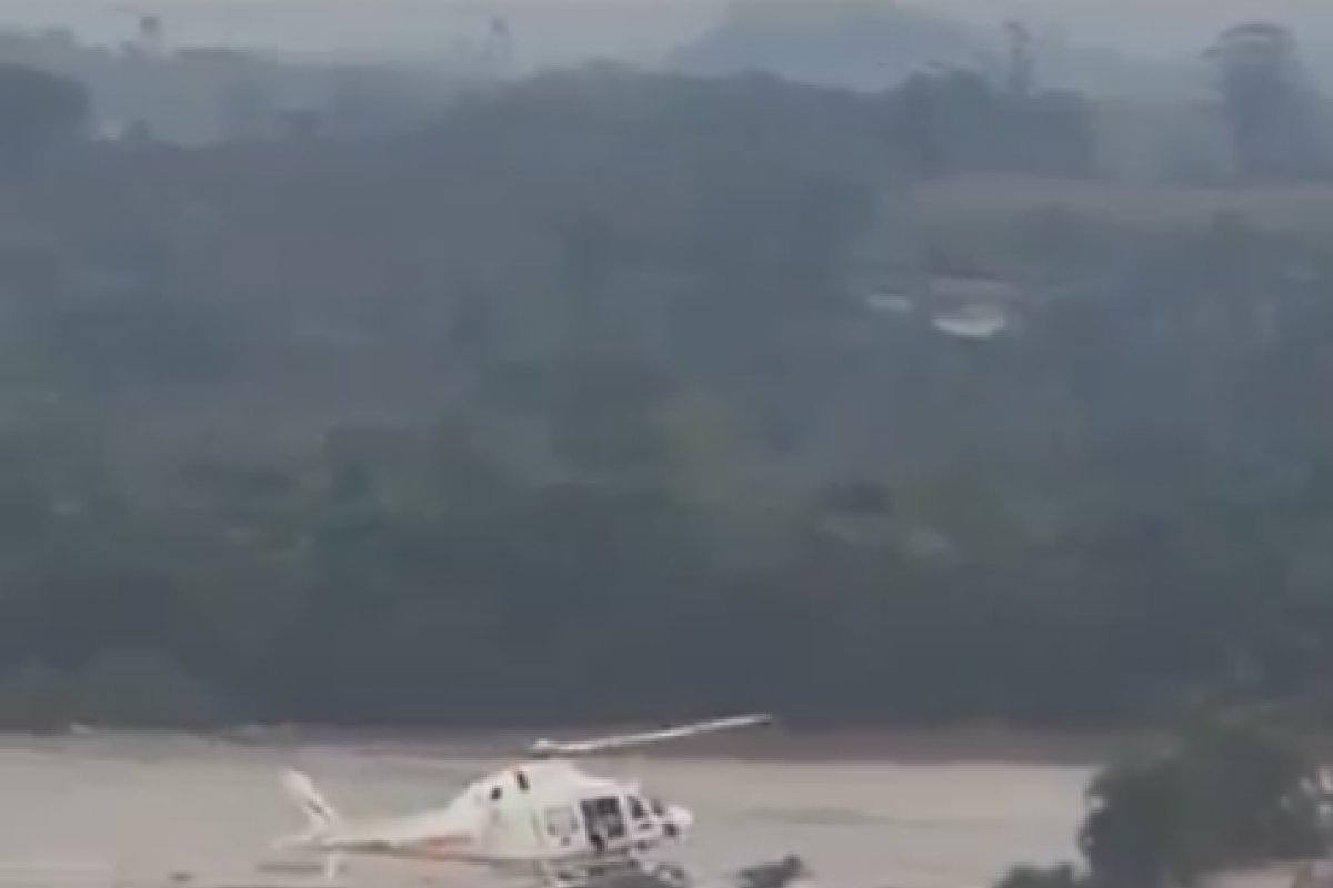 Vídeo: casa desaba e enchente leva moradores e cachorro no Rio Grande do Sul