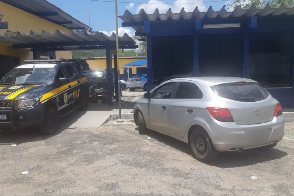 Motorista de aplicativo é flagrado com veículo furtado no sudoeste da Bahia