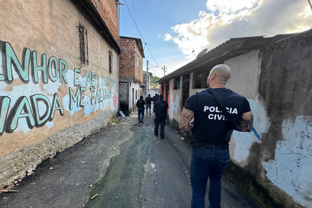 Polícia Civil faz operação contra facções no Subúrbio de Salvador