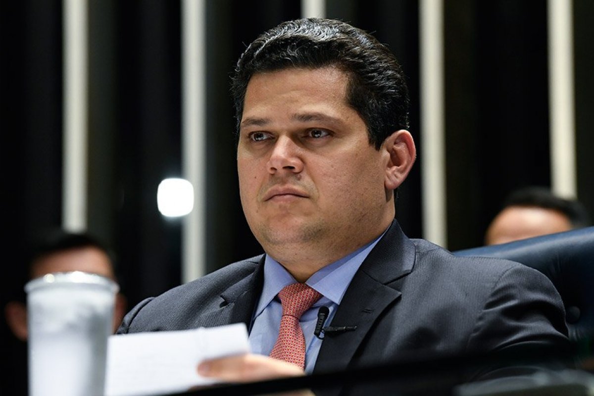 Sem citar nomes, Alcolumbre fala em ameaças a senadores