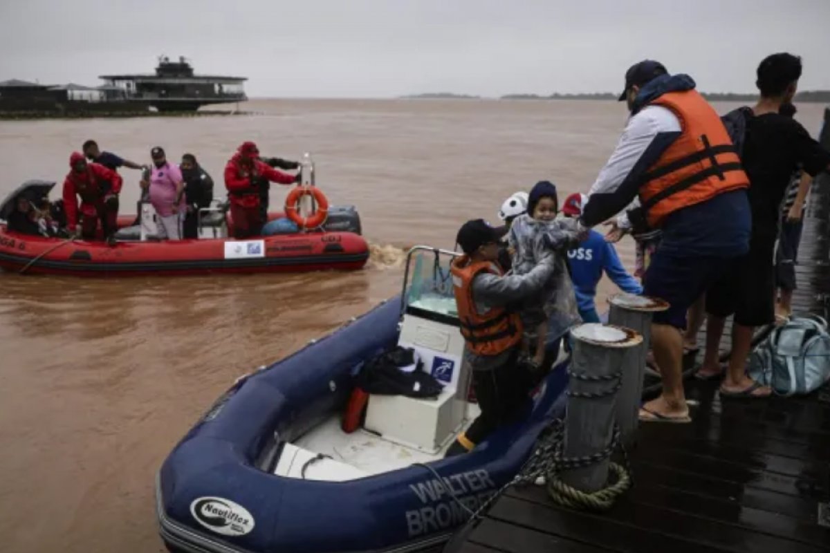 Guaíba chega a 4,96 metros e atinge o maior nível de sua história