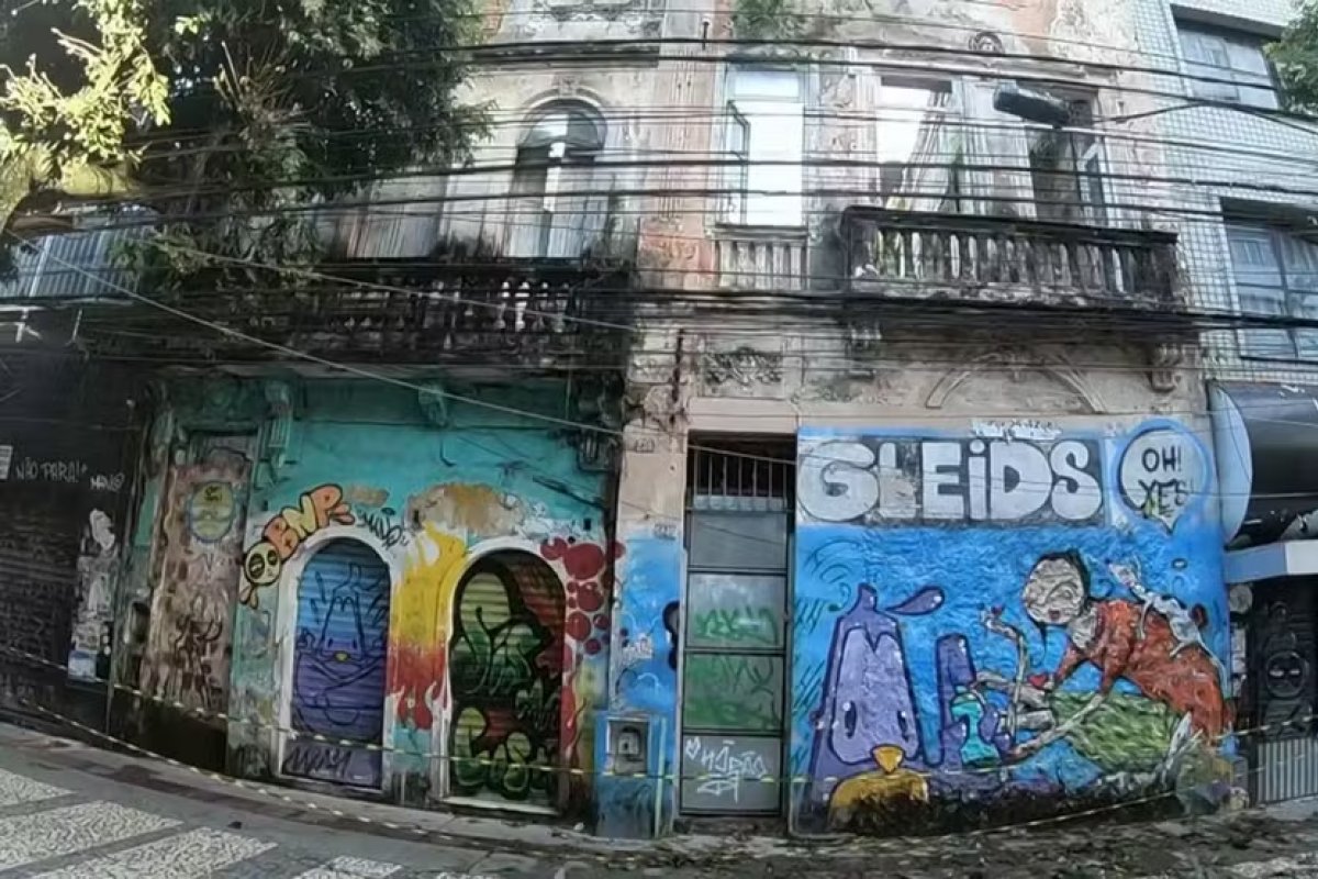 Casarão com risco de desabar é interditado no Centro de Salvador