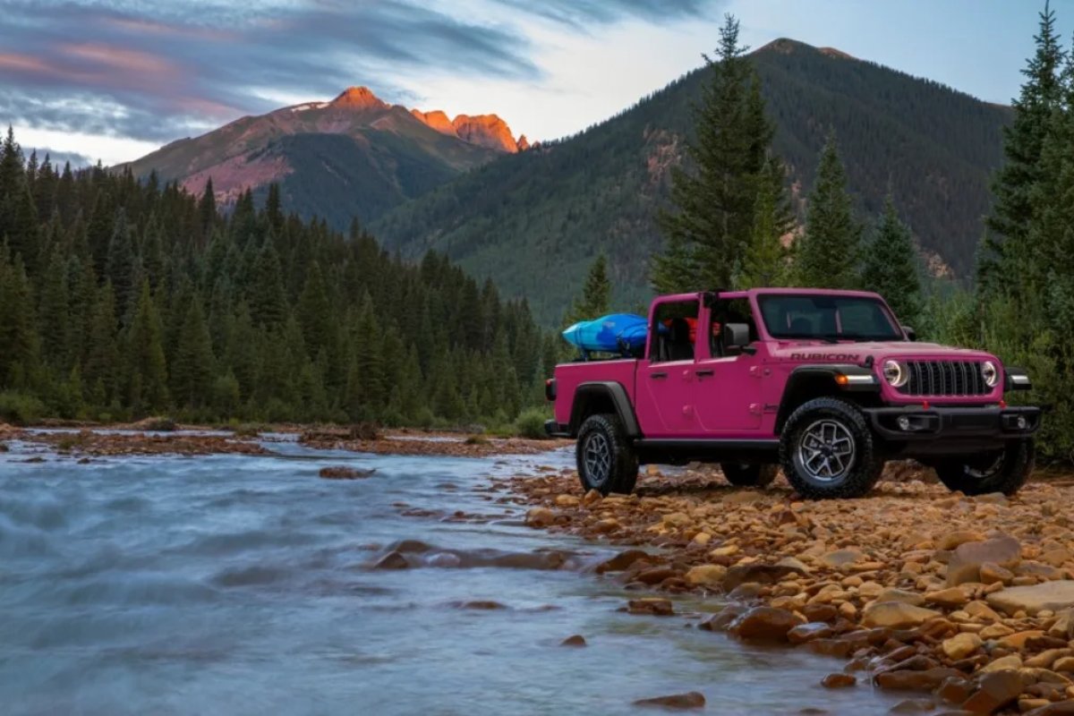 Jeep vai lançar Gladiator híbrido plugin em 2025, confirma Filosa